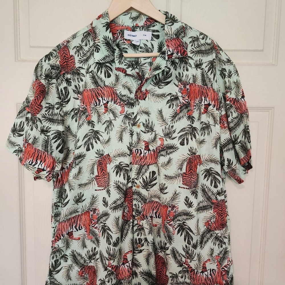 Old Navy men’s slim stretch button up short sleeve shirt